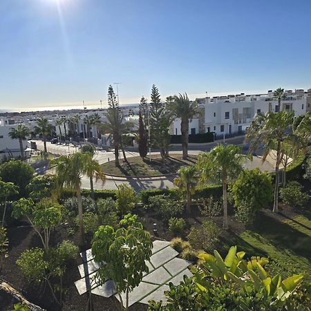 Nice 2 Bedroom Bali Apartment With Sea Views Torrevieja Eksteriør billede