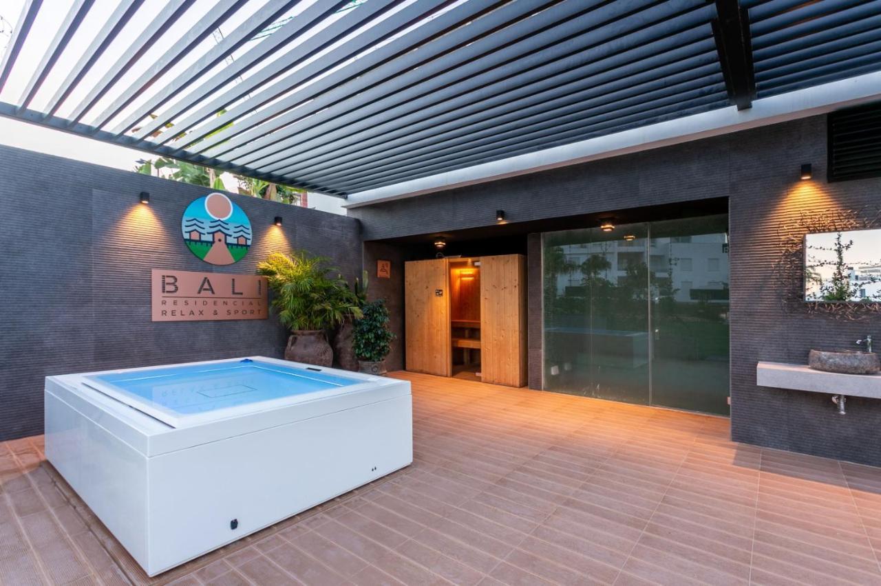 Nice 2 Bedroom Bali Apartment With Sea Views Torrevieja Eksteriør billede