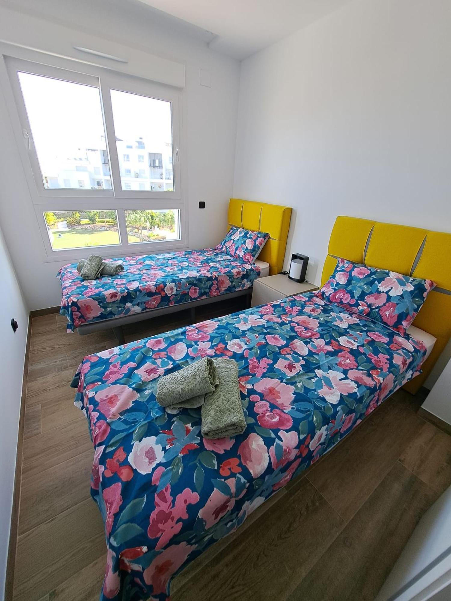 Nice 2 Bedroom Bali Apartment With Sea Views Torrevieja Eksteriør billede