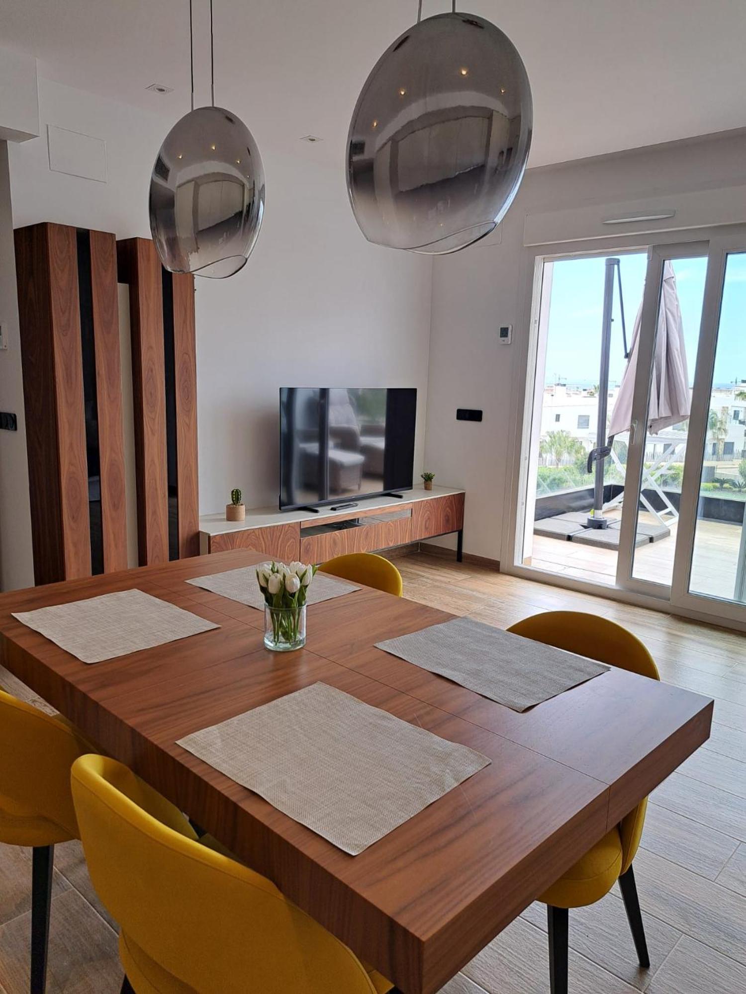 Nice 2 Bedroom Bali Apartment With Sea Views Torrevieja Eksteriør billede