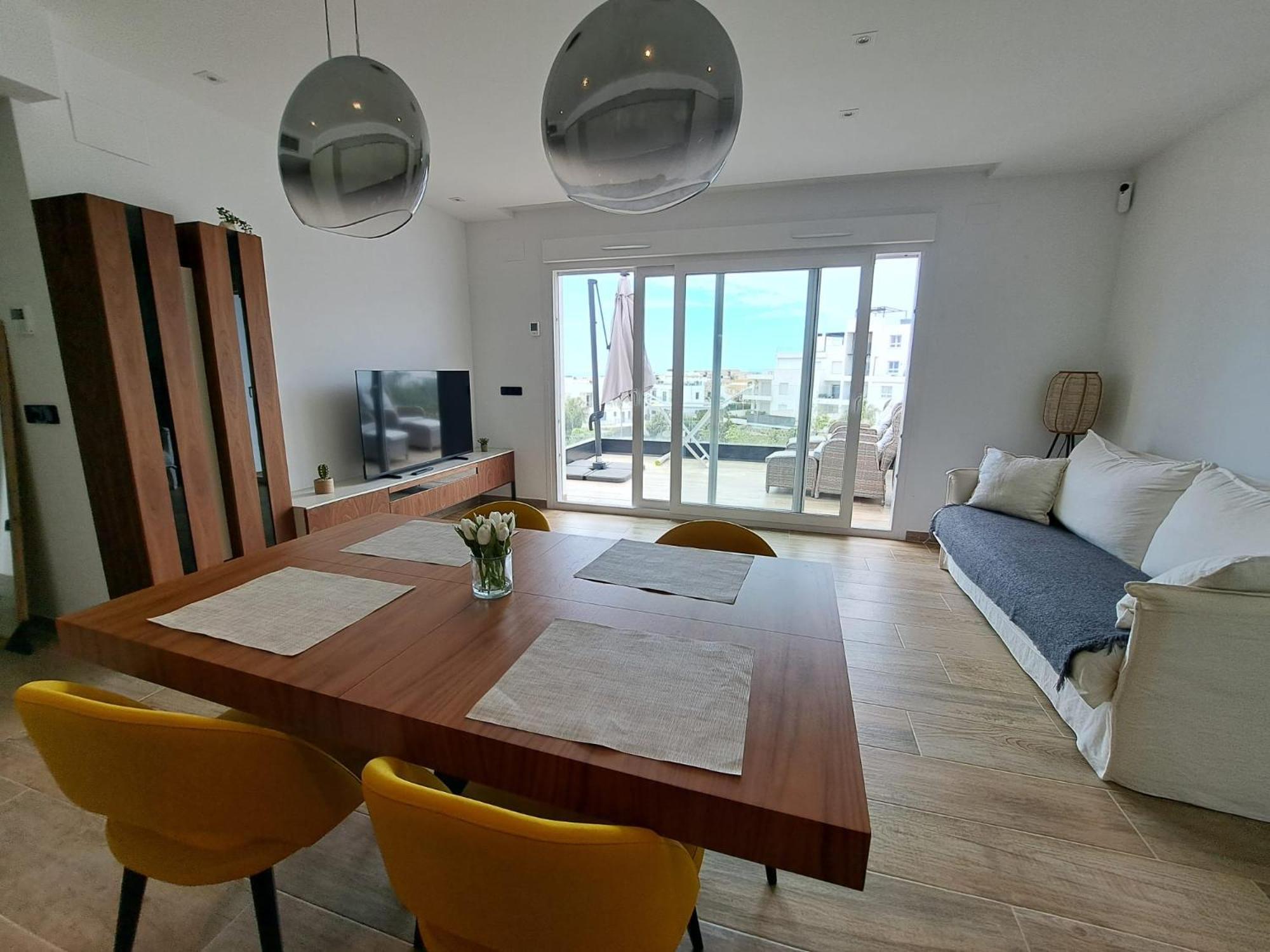 Nice 2 Bedroom Bali Apartment With Sea Views Torrevieja Eksteriør billede