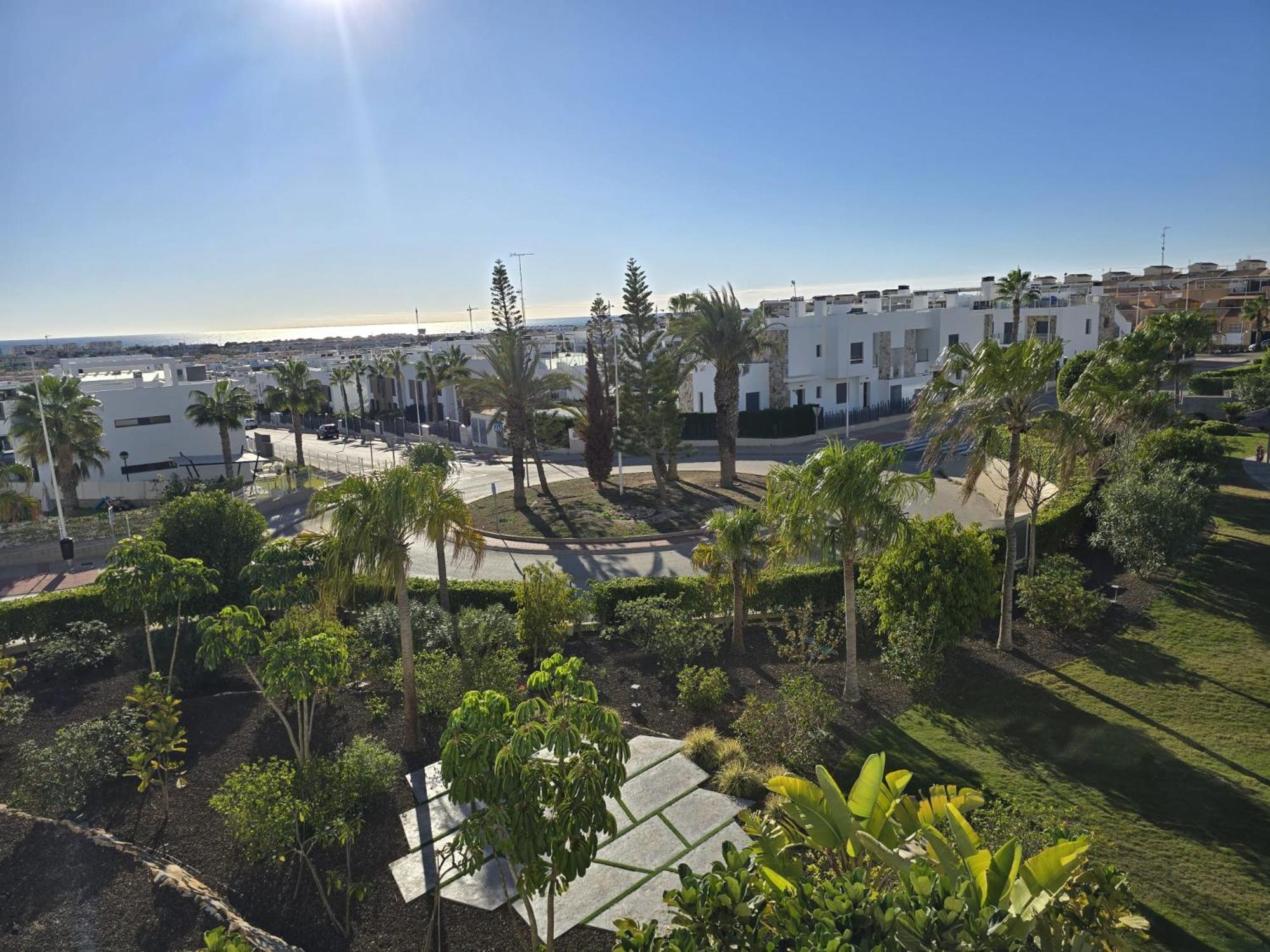 Nice 2 Bedroom Bali Apartment With Sea Views Torrevieja Eksteriør billede