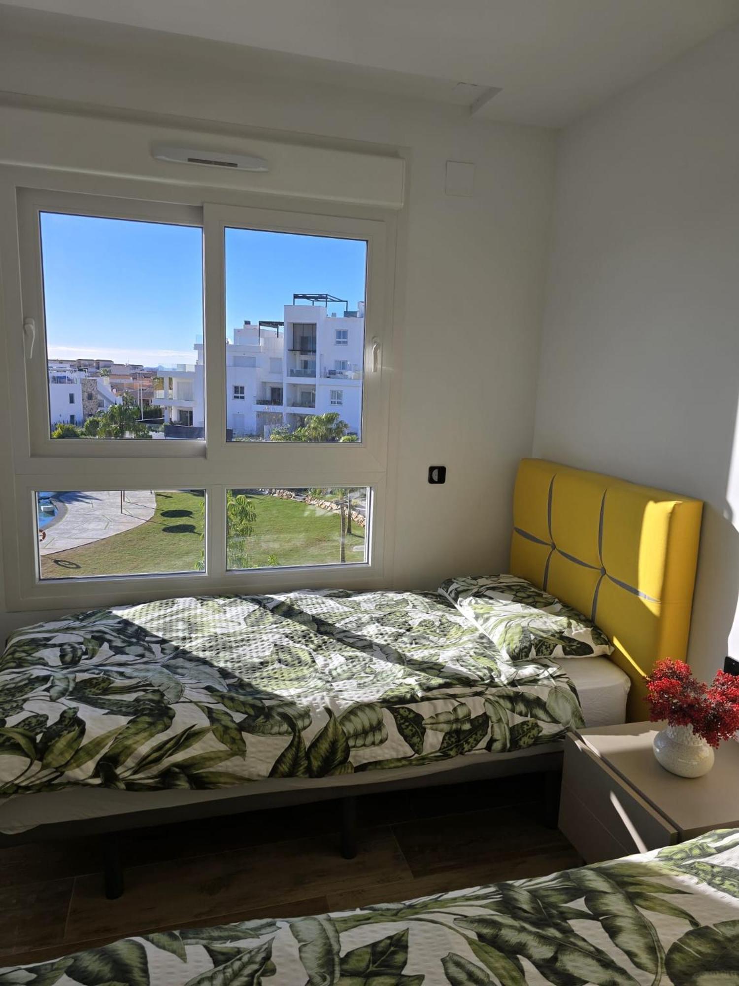 Nice 2 Bedroom Bali Apartment With Sea Views Torrevieja Eksteriør billede