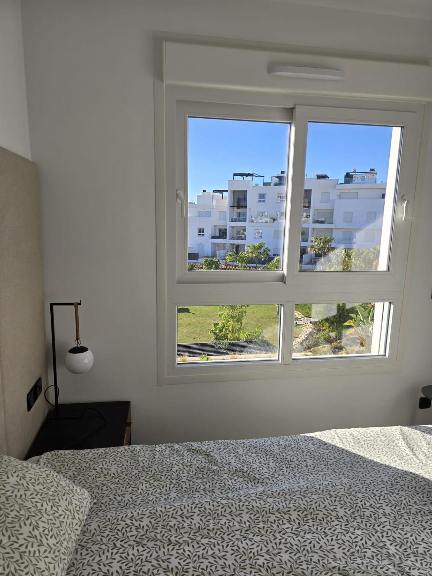 Nice 2 Bedroom Bali Apartment With Sea Views Torrevieja Eksteriør billede