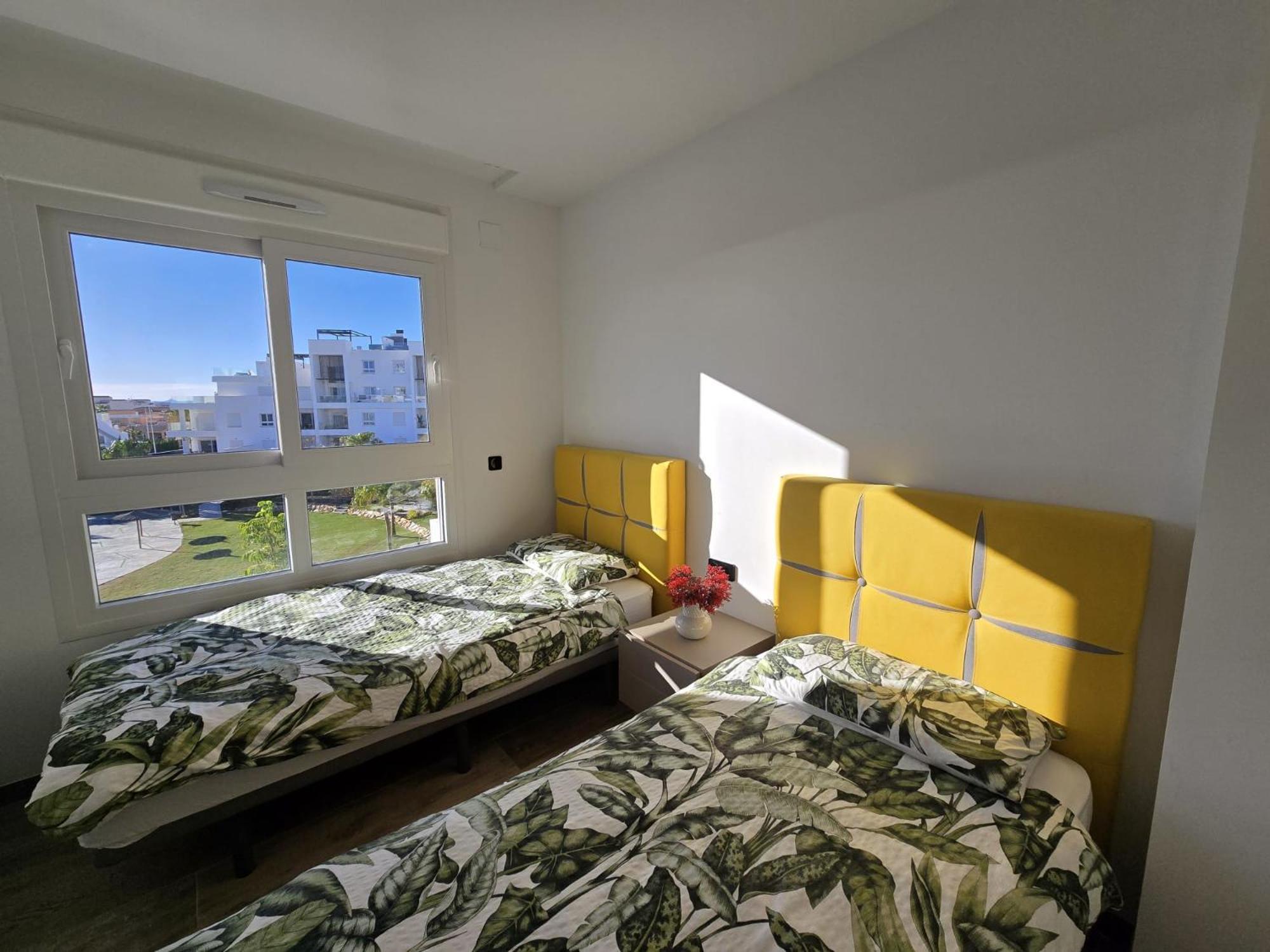 Nice 2 Bedroom Bali Apartment With Sea Views Torrevieja Eksteriør billede