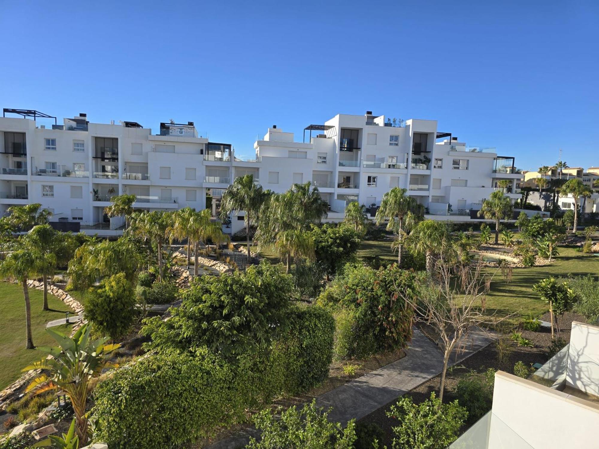 Nice 2 Bedroom Bali Apartment With Sea Views Torrevieja Eksteriør billede