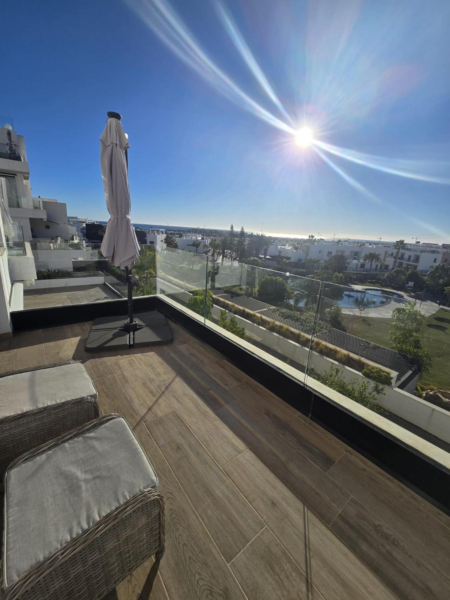 Nice 2 Bedroom Bali Apartment With Sea Views Torrevieja Eksteriør billede